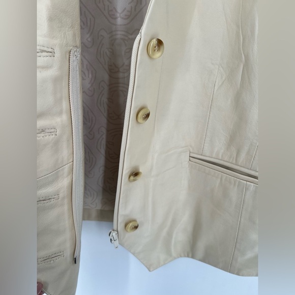 Las Surenas 100% Leather Tiger Embroidered Vest In Ivory - Picture 9 of 9